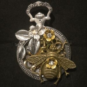 Steampunk pocket watch-style Queen Bee pendant ot brooch featuring bronze bee